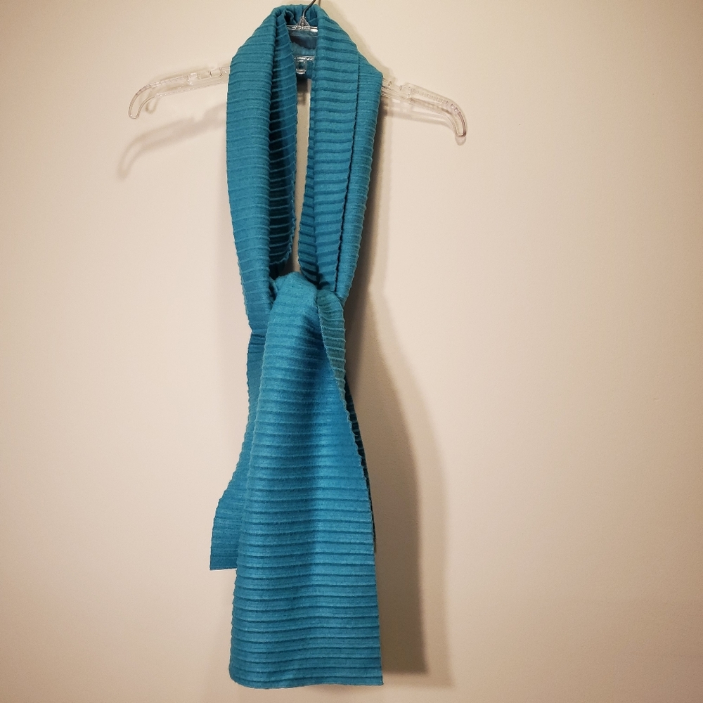 Cold water Creek teal polyester/rayon scarf